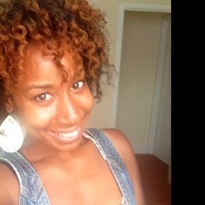 Meet your Posher, Denisha